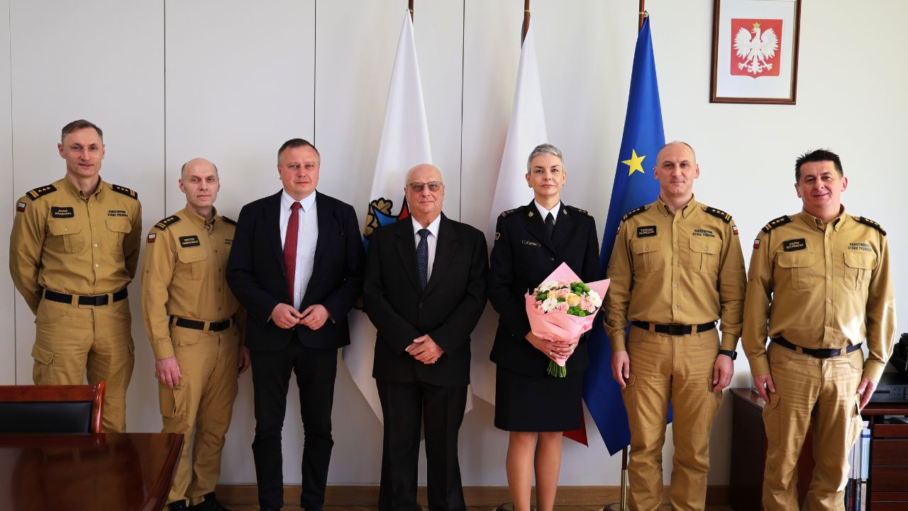 Dostojne jubileusze 40 i 30-lecia pracy i służby świętowali w Akademii Pożarniczej Pan Cezary Pawłowski, dr hab. inż. Michał Szota, prof. uczelni oraz bryg. dr Monika Tryboń