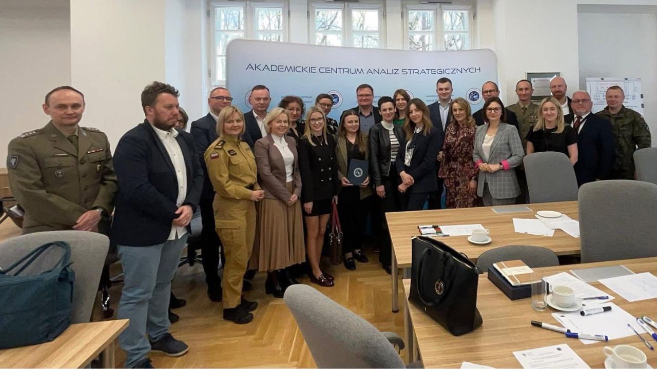 8 kwietnia 2025 roku w Akademickim Centrum Analiz Strategicznych odbyły się warsztaty dotyczące Współpracy międzysektorowej w edukacji na rzecz bezpieczeństwa