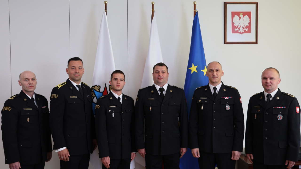 Powitanie nowych strażaków w Akademii Pożarniczej