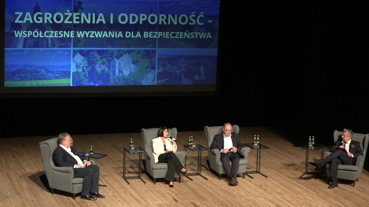 dr inż. Magdalena Gikiewicz wystąpiła jako prelegentka podczas konferencji „ZAGROŻENIA I ODPORNOŚĆ – współczesne wyzwania dla bezpieczeństwa”