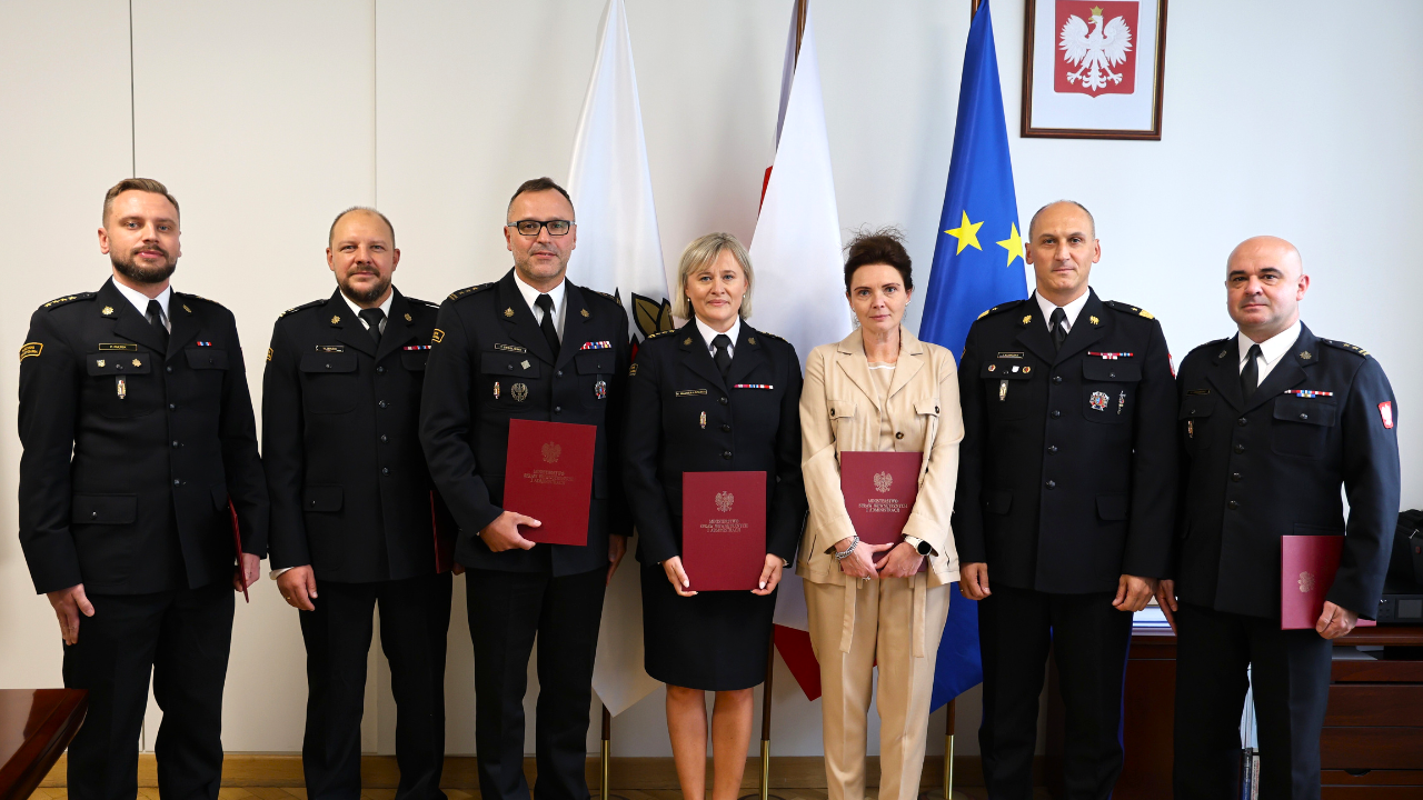 Funkcjonariusze Akademii Pożarniczej wyróżnieni nagrodą Ministra Spraw Wewnętrznych i Administracji