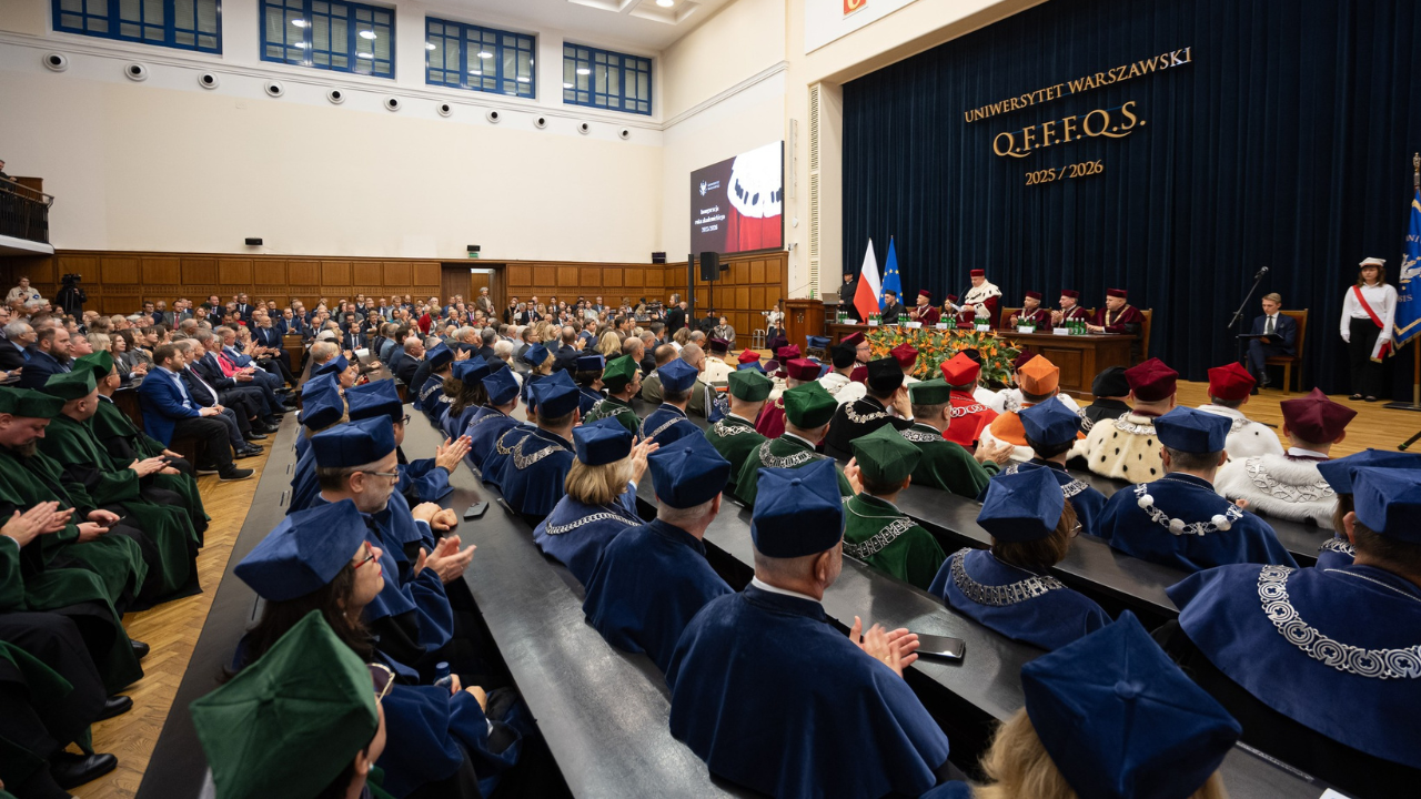 Rektor-Komendant Akademii Pożarniczej uczestniczył w uroczystej inauguracji roku akademickiego 2025/2026 na Uniwersytecie Warszawskim
