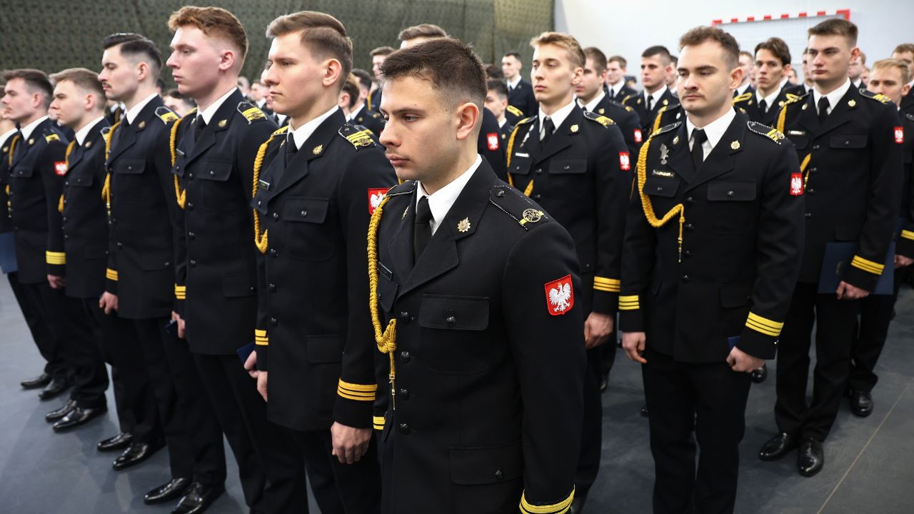 UROCZYSTY APEL W AKADEMII POŻARNICZEJ Z OKAZJI DNIA PODCHORĄŻEGO 2025