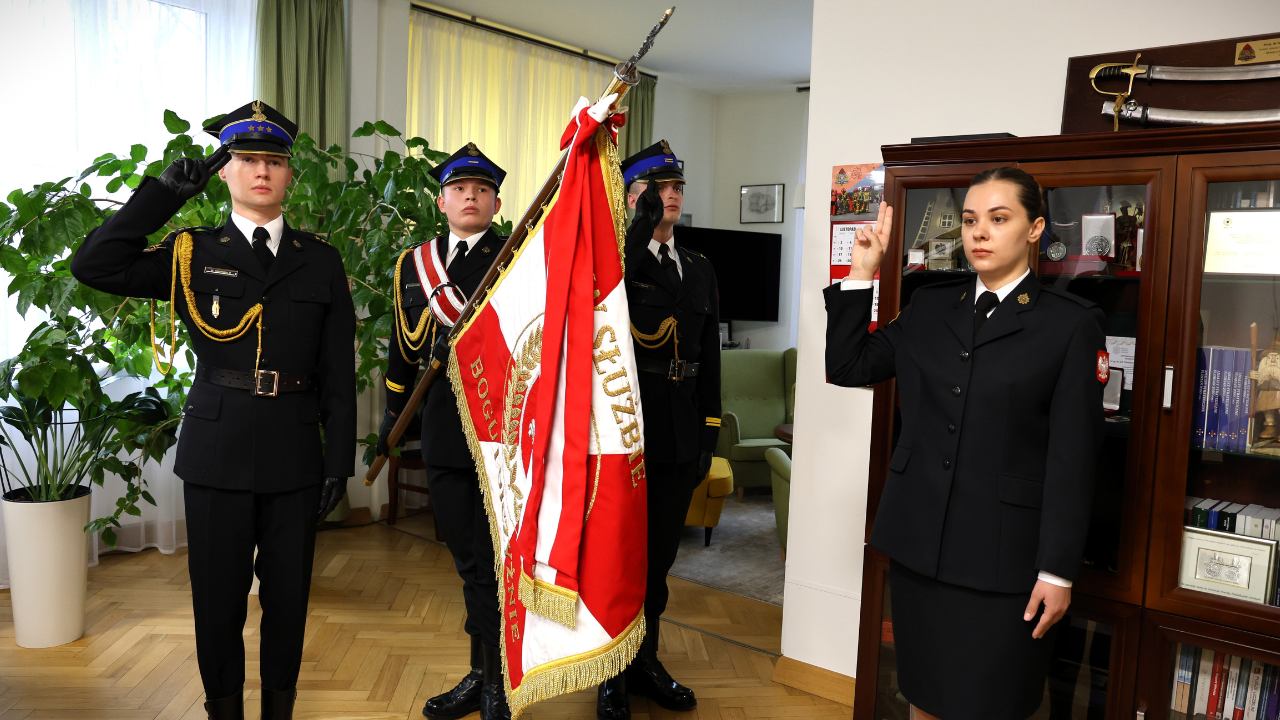 Ślubowanie nowej funkcjonariuszki PSP w Akademii Pożarniczej