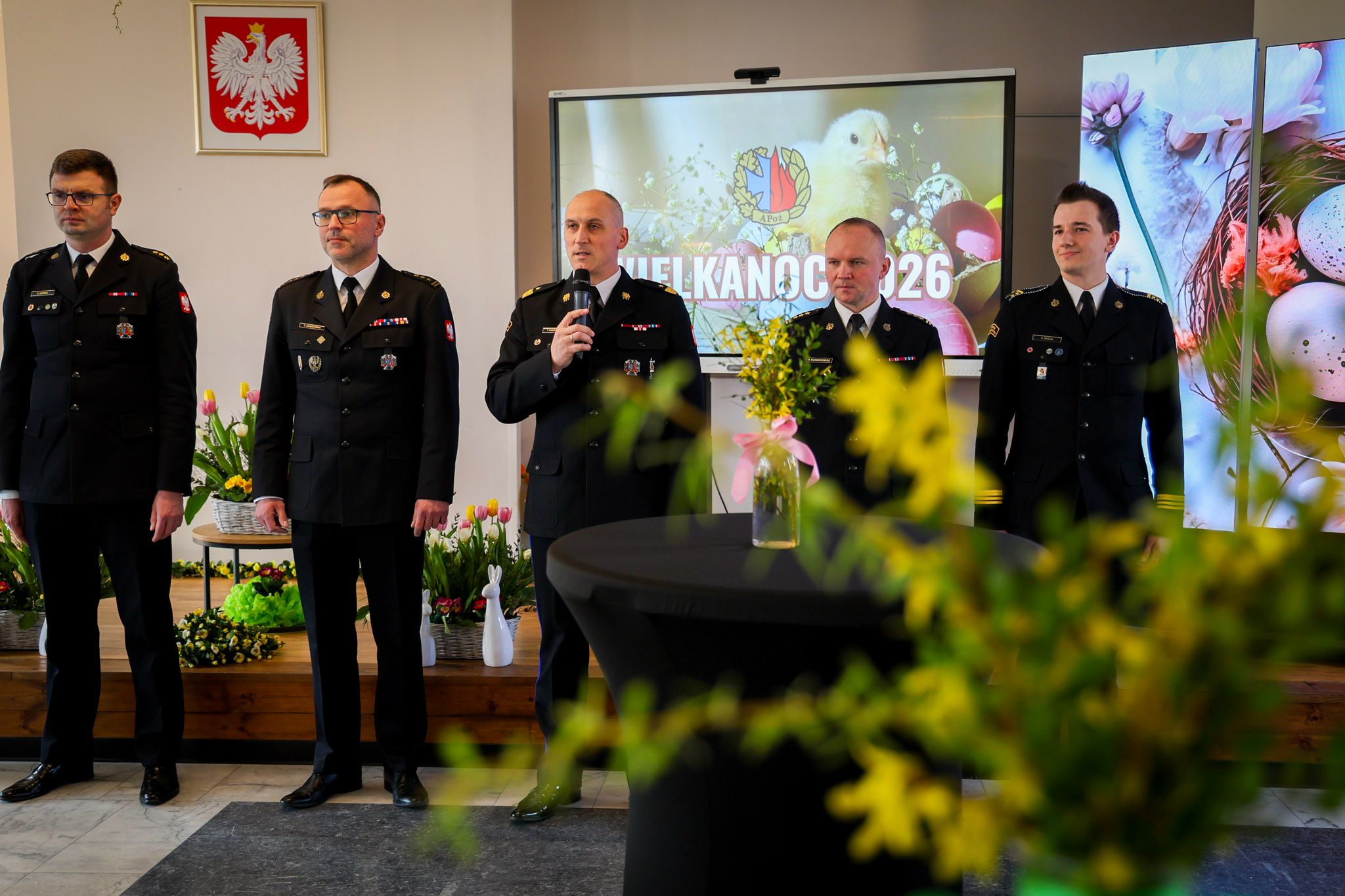 27 marca 2026 r. w Akademii Pożarniczej odbyło się uroczyste spotkanie funkcjonariuszy, pracowników i studentów naszej Uczelni z okazji nadchodzących Świąt Wielkanocnych