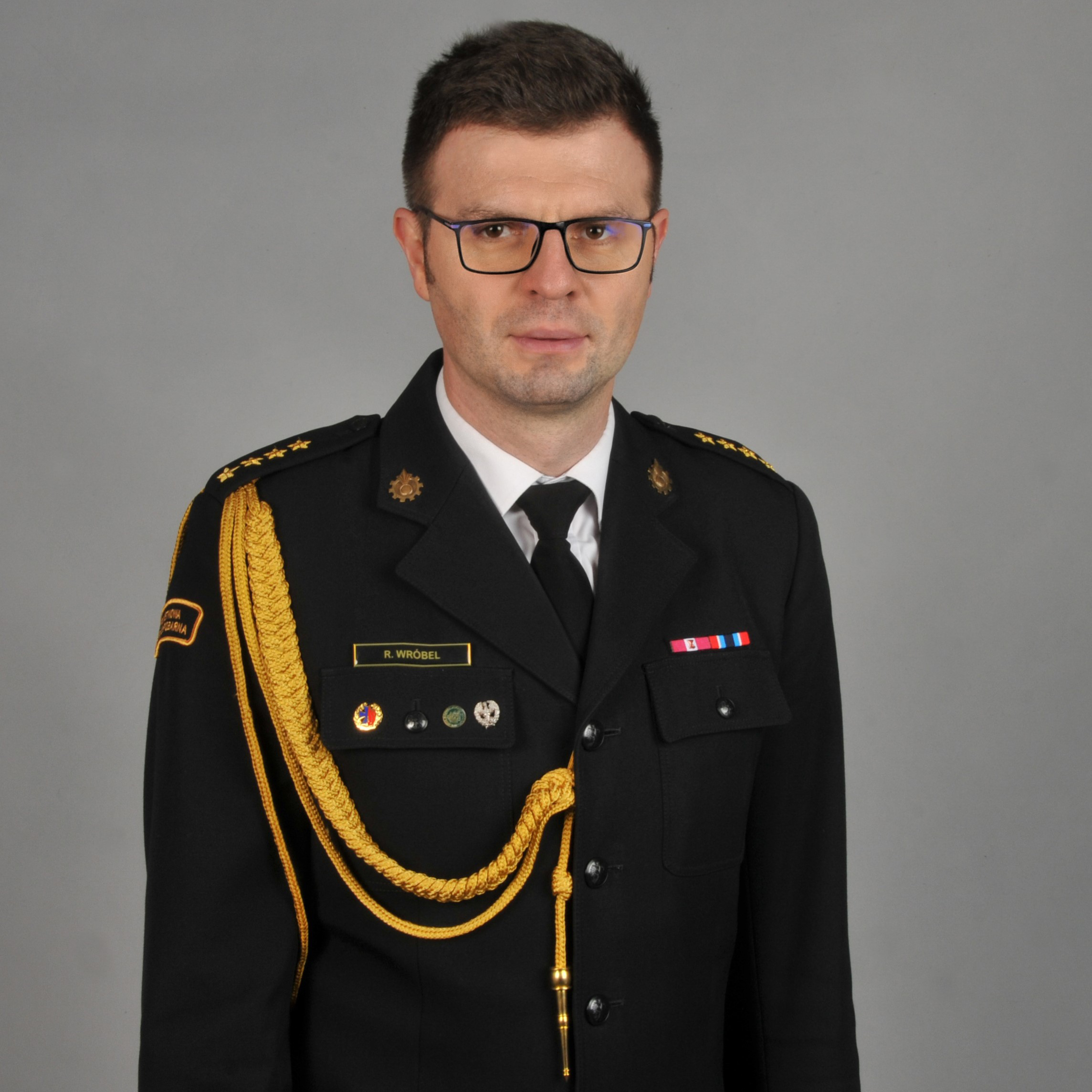 osoba pozuje do zdjęcia
