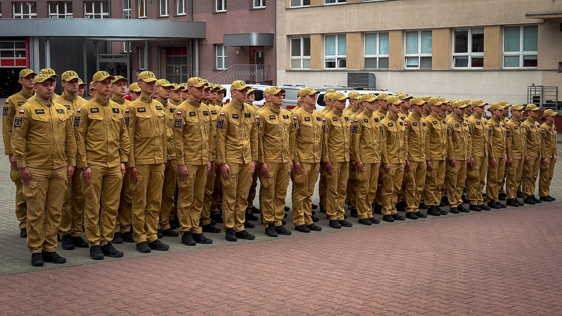 W poniedziałek 1 czerwca w Akademii Pożarniczej odbyła się zbiórka, podczas którego wyróżniono podchorążych biorących udział w działaniach gaśniczych w Puszczy Solskiej
