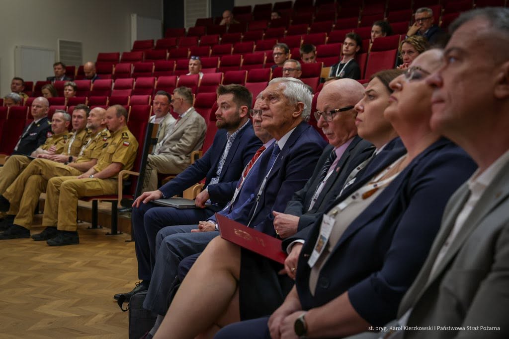 III Międzynarodowa Konferencja “Ochrona Ludności, Ratownictwo i Pomoc Humanitarna. Rok funkcjonowania systemu ochrony ludności i obrony cywilnej w Polsce.”