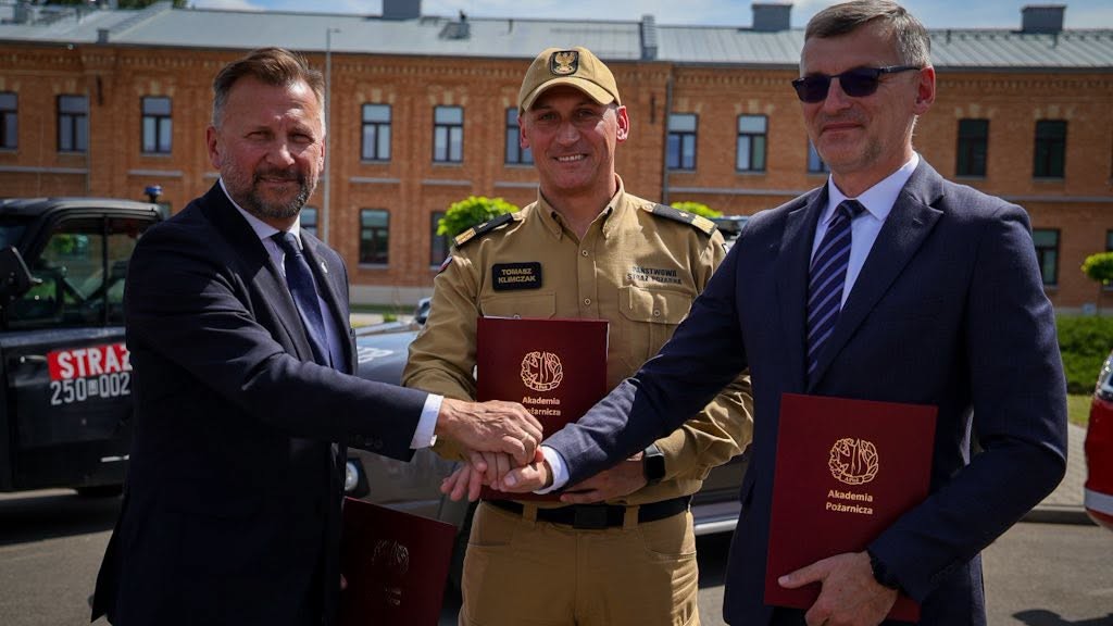 Porozumienie o współpracy pomiędzy Akademią Pożarniczą a Mazowieckim Portem Lotniczym Warszawa/Modlin